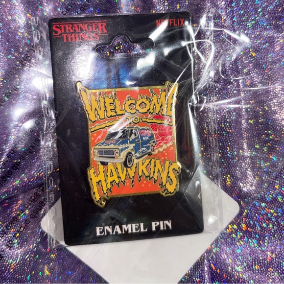 Exclusive Stranger Things Pin - Picture 4 of 4